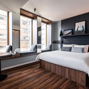 Kamer met een King Size Bed met de Toegang voor Gehandicapten